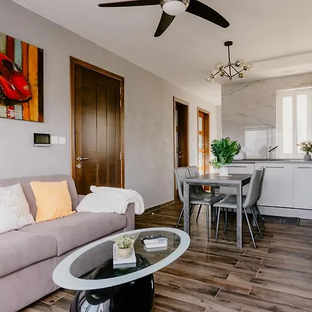 La88 Bayview Penthouse With Jacuzzi