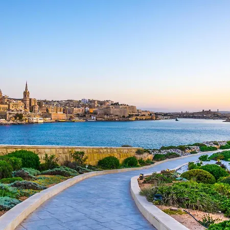 La88 Bayview Penthouse With Jacuzzi * Sliema