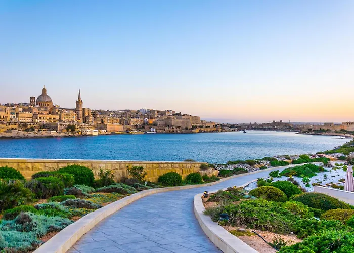 La88 Bayview Penthouse With Jacuzzi * Sliema