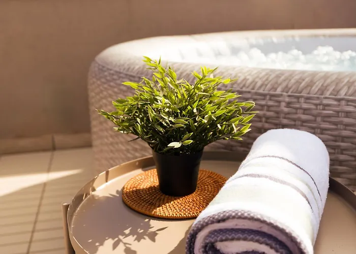 Lejlighed La88 Bayview Penthouse With Jacuzzi Sliema