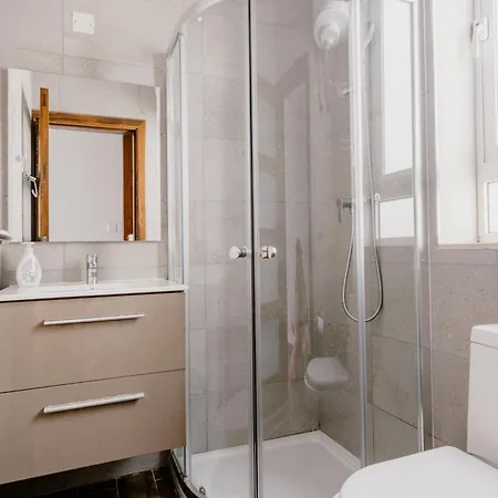 La88 Bayview Penthouse With Jacuzzi דירה