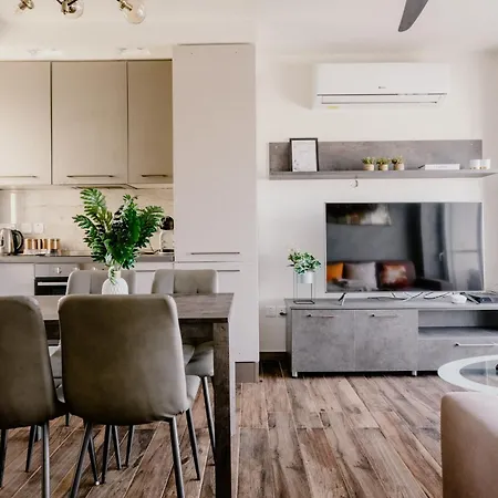 La88 Bayview Penthouse With Jacuzzi דירה *